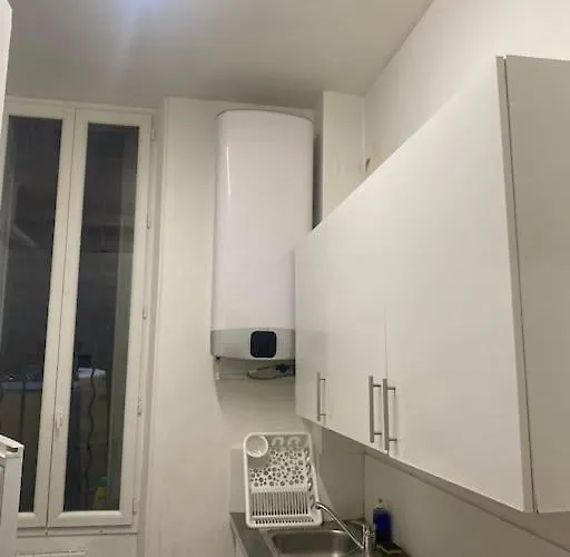 Welcome To Paris Апартаменты *
